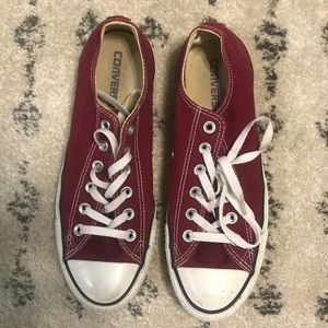 low top maroon converse